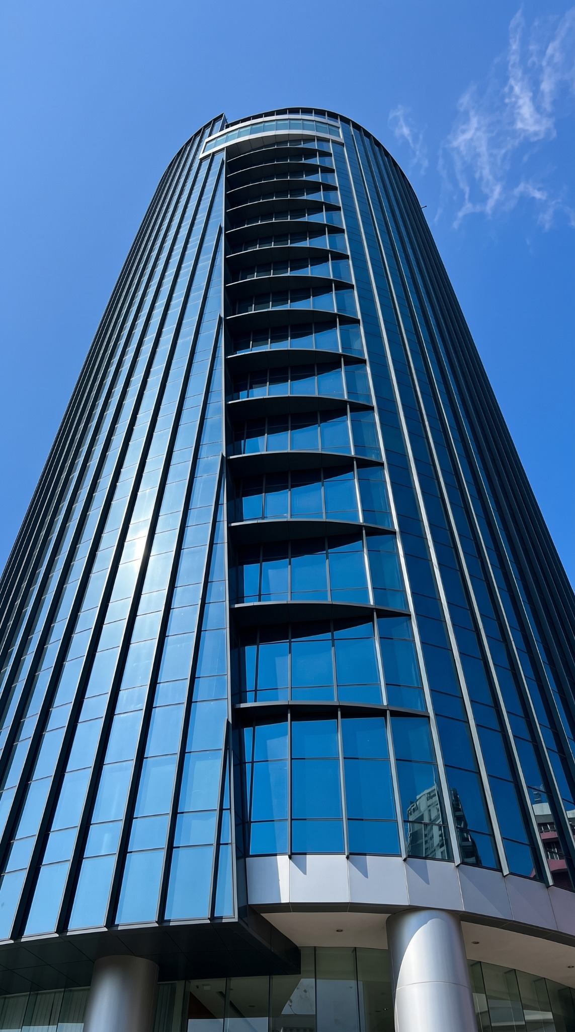 Curved glazed façade at Sunway Geo